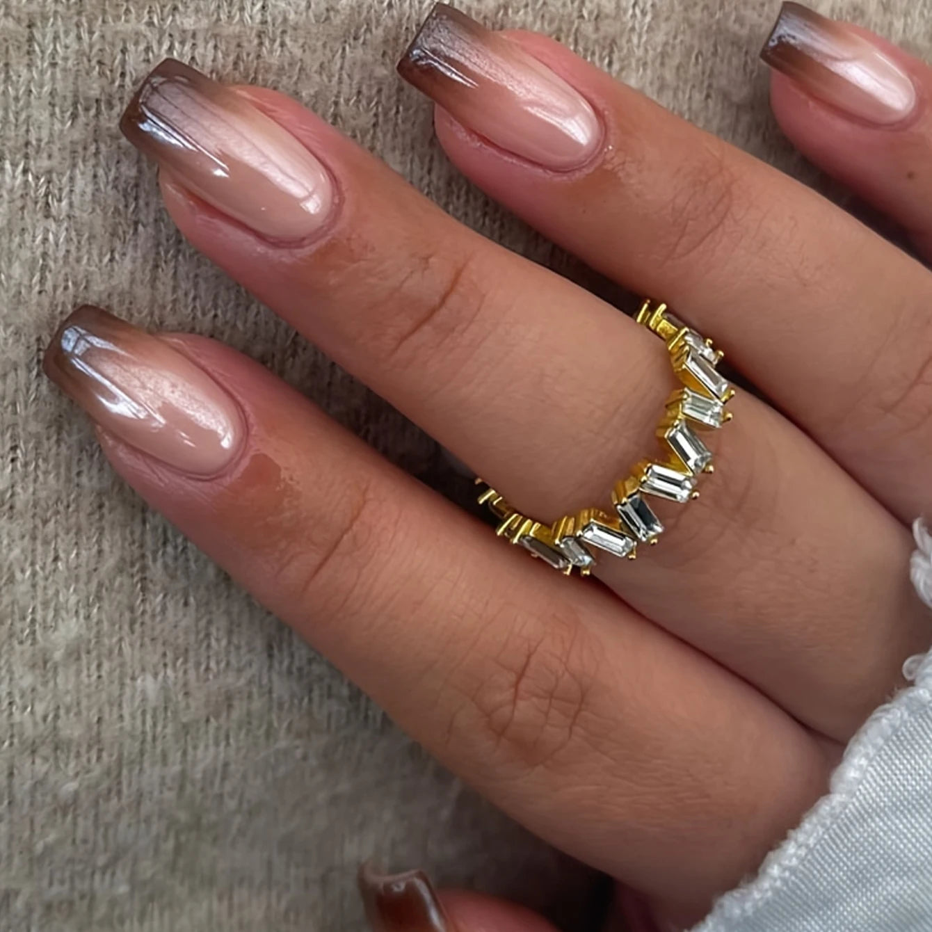 ARTAUG 24PCS Short Press On Nails Square Pink Fingertip White French Trim Press On Nails Full Cover Fake Nails Set Nail